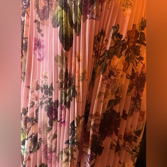 ASOS maternity pleated floral maxi dresss size 4 - Picture 7 of 8